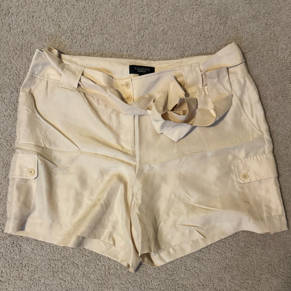 Talbots Light Cream Women's Cargo Shorts
